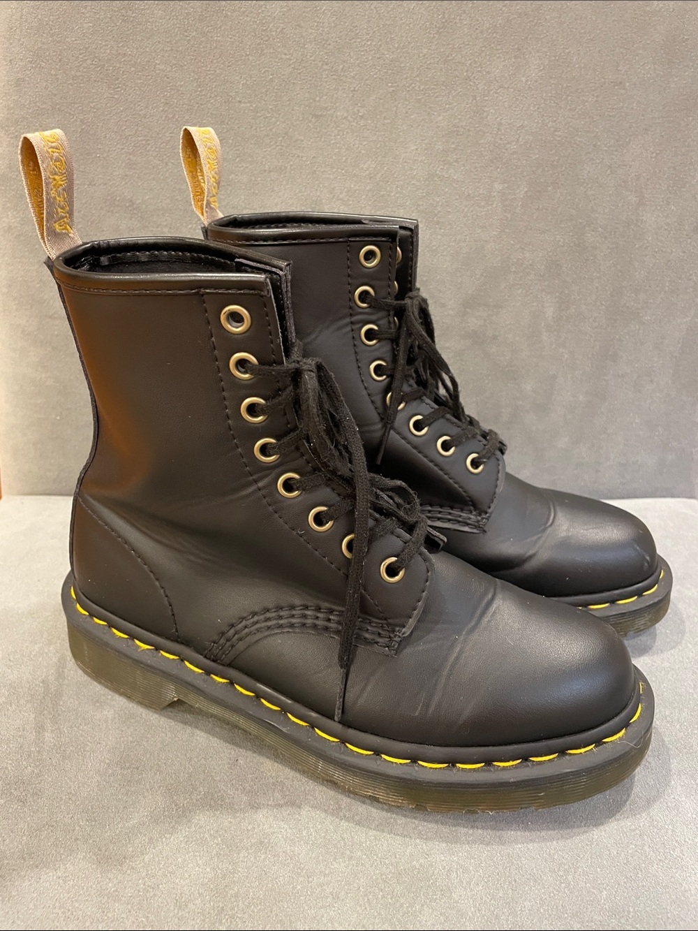 Dr Martens 14045 Black Vegan 6 Boots Faux Leather Yellow Stitch Combat Goth Edgy